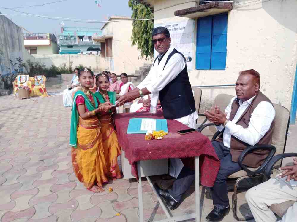 ग्रामपंचायत भवन अष्टा